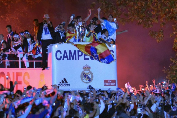 El Real Madrid celebra en la Cibeles