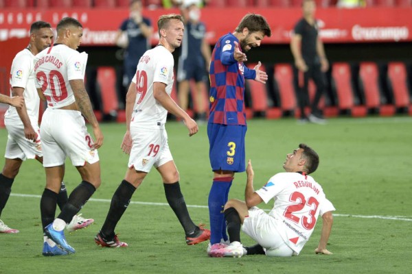 Fotos: El calentón y bronca de Messi en el Sevilla-Barcelona y la despedida a un amigo