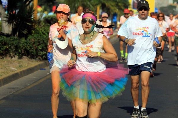 Las mejores imágenes del Color Run en Tegucigalpa