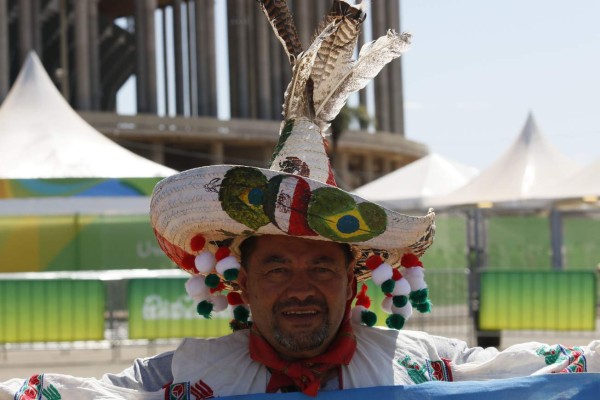 FOTOS: Hondureños se hacen sentir en el estadio Mané Garrincha