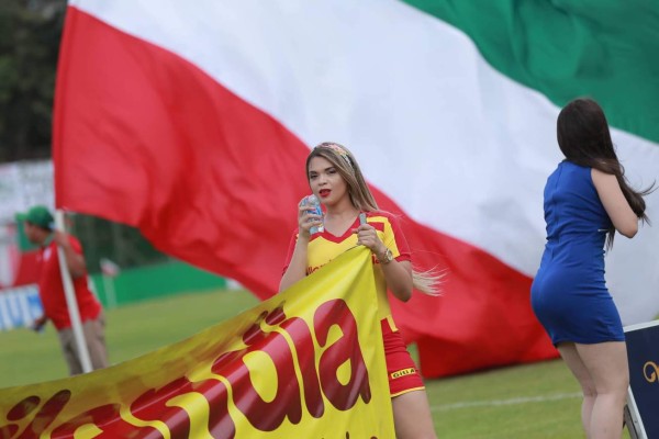 FOTOS: Las bellas chicas en el Yankel Rosenthal y en el Humberto Micheletti