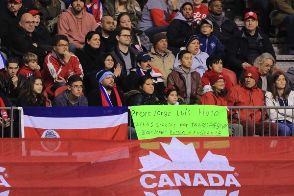 EN FOTOS: Noche para el olvido de Honduras en Vancouver