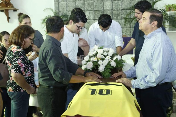 El doloroso y último adiós a Hernán García rodeado de familia, amigos y gente de fútbol
