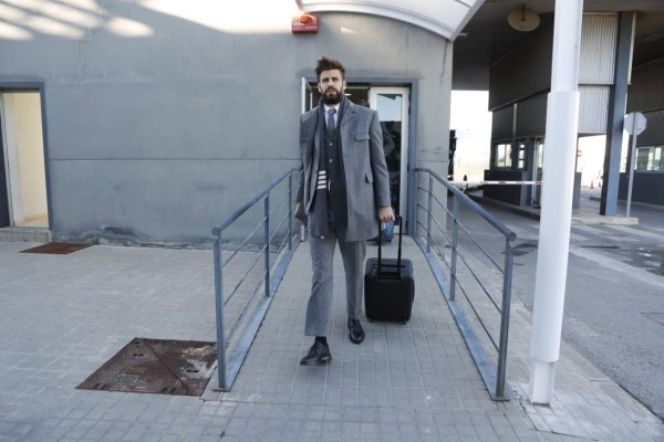 ¡Que elegancia! Así fue la llegada del Barcelona a Holanda para su partido ante PSV