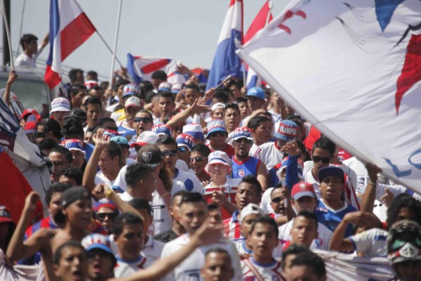 Las mejores imágenes de ambiente del clásico Motagua-Olimpia