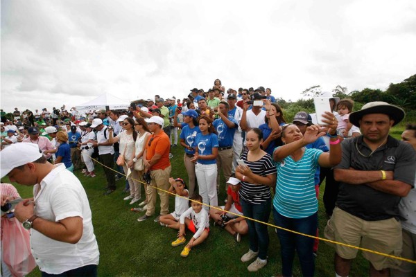 Felipe Velásquez, venezolano que se lleva el Honduras PGA Tour Latinoamérica de golf