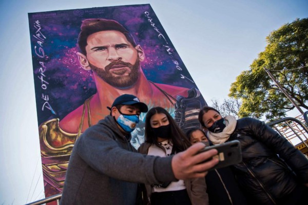 ¡Inmortalizado! El impresionante mural que le hicieron a Messi frente a su escuela en Rosario