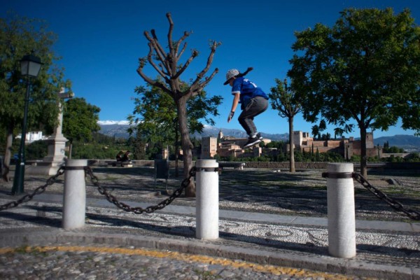 Preocupación en España por personas que salieron a pasear y hacer ejercicios en medio del coronavirus