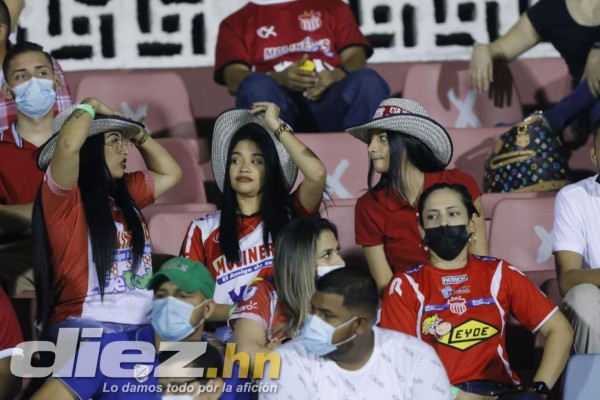 Invitado de lujo en La Ceiba, chica de mercadeo del Vida y la mujer de Jairo Martínez deslumbran