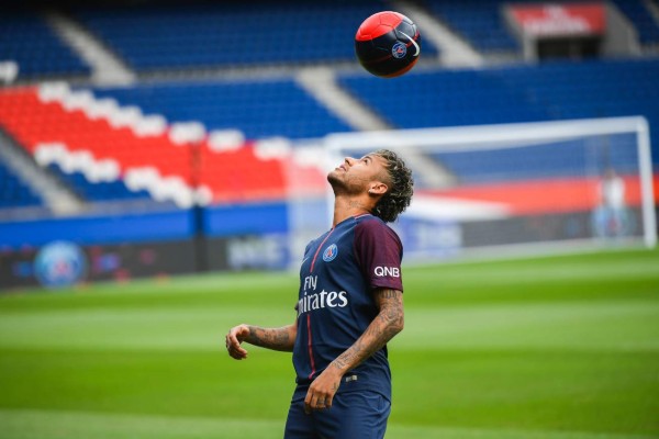 FOTOS: La espectacular presentación del brasileño Neymar en el PSG