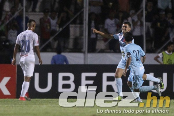 NO VISTE EN TV: El festejo del Olimpia y la bengala en el césped&nbsp;&nbsp;