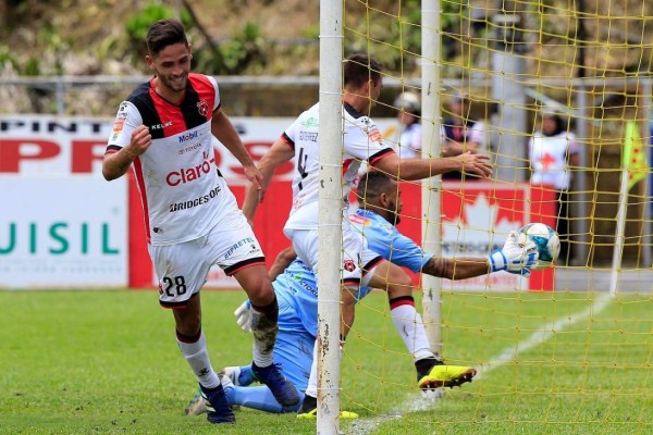 ¡'Ro-Ro' busca revalidar! Delanteros extranjeros buscan dejar a los ticos sin título de goleo