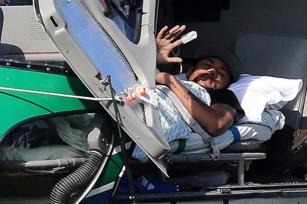 La trágica lesión de Neymar en imágenes.