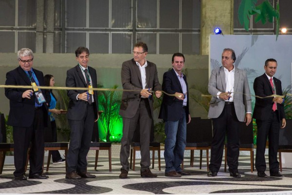 Ambiente Brasil en Inauguracion de centro de emisión internacional (IBC)