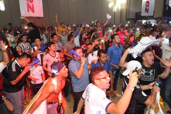 ¡Ambientazo en el Estadio Virtual Diez en la final de la Champions!
