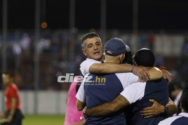 NO VISTE EN TV: La chica del escote, bellezas y ambientazo en el Excélsior