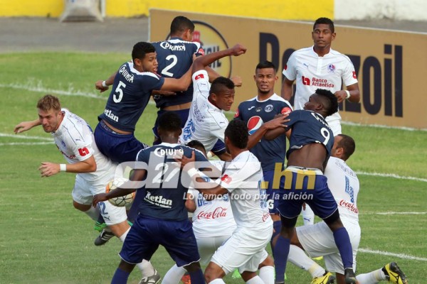 ¡Clásico ardiente! Las imágenes que no mostró la TV del Motagua-Olimpia
