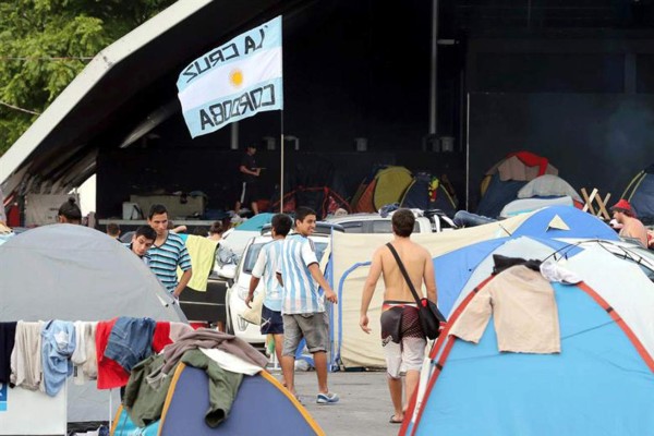 ARGENTINOS INVADEN RÍO DE JANEIRO Y ESPERAN LA FINAL DEL MUNDIAL
