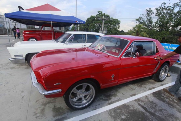 Exhibición de autos clásicos