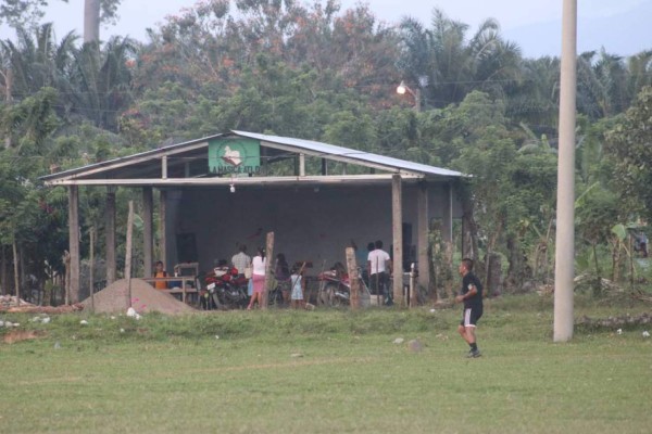 Rambo' de León se roba 'el show' en La Masica: entrenó a niños y dio palabras motivacionales