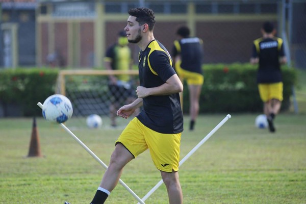 FOTOS: Así son los entrenos en Real España; cada quien con su vaso, mascarillas y distanciamiento