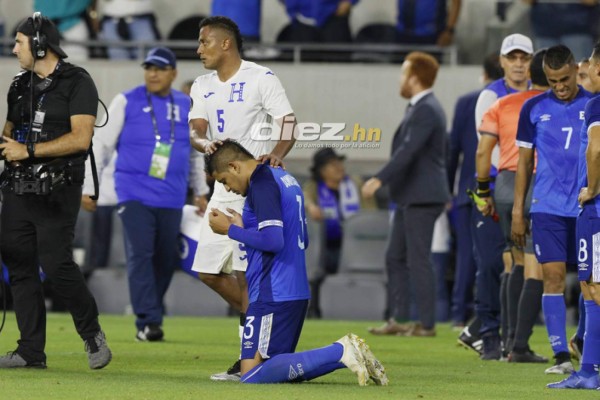Las otras imágenes: Emilio y Ever consuelan a salvadoreños y la reacción de Coito