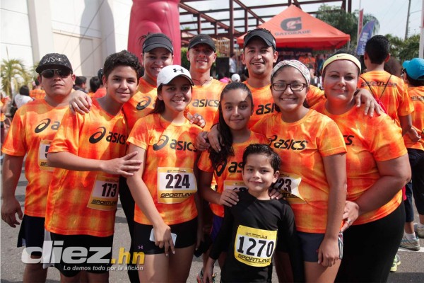 Vibrante ambiente en el Circuito Asics San Pedro Sula .