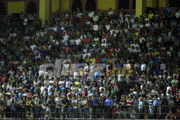 Las imágenes que no viste en televisión de la vibrante fecha 16