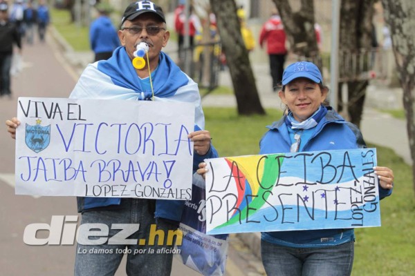 Aficionados hondureños ponen ambiente catracho en Brasil