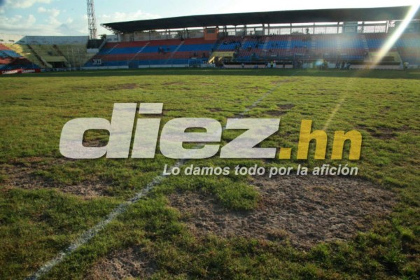 Qué tristeza: Así luce un viejo y deteriorado estadio de La Ceiba