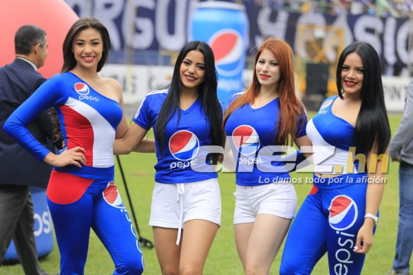FOTOS: La final del fútbol de Honduras estuvo lleno de bellas mujeres