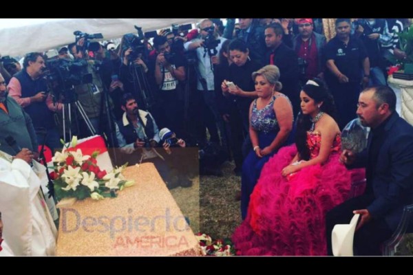 ¡UNA LOCURA! Los XV de Rubí, en fotografías