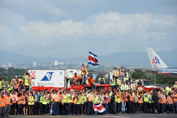 Costa Rica llegó a su país y fue recibida por el presidente