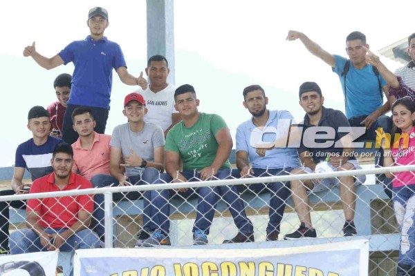 FOTOS: El bonito gesto de Marathón con jugador de La Virtud en Copa Presidente