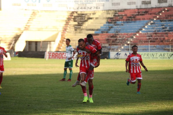 No viste en TV: Increíble parecido y la rabieta de Wilmer Cruz en el Nacional