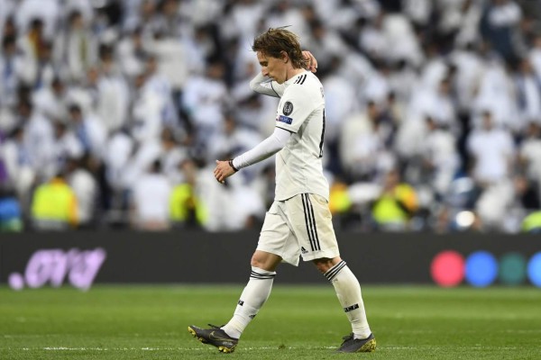 NO SE VIO EN TV: El desconsuelo de los futbolistas del Real Madrid y el jugador del Barcelona en el Bernabéu