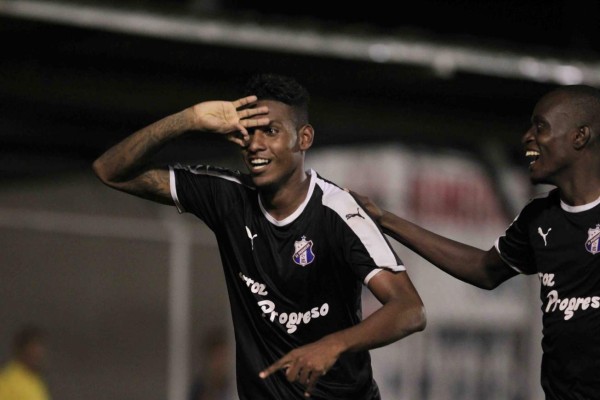 FICHAJES: Hay nuevos legionarios hondureños y Real España es noticia