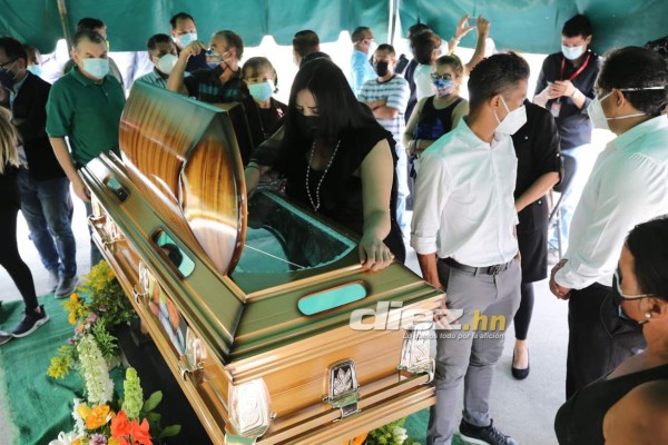 El maestro ya brilla en el cielo: así fue el último adiós de Chelato Uclés en medio de lágrimas