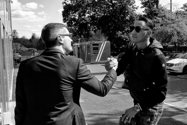 Así recibieron a Keylor Navas en el PSG: El abrazo de Di María y sus primeras atajadas