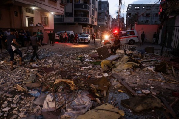 Un infierno: las dolorosas imágenes del bombardeo de Israel en Gaza tras el lanzamiento de cohetes en Jerusalén