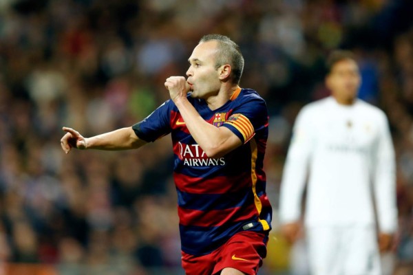 Iniesta y sus 15 inolvidables e icónicas fotografías con el Barcelona