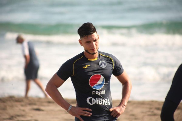 Fichajes: Legionario entrena con Motagua, Danny Turcios a segunda y exReal España fichará por Marathón