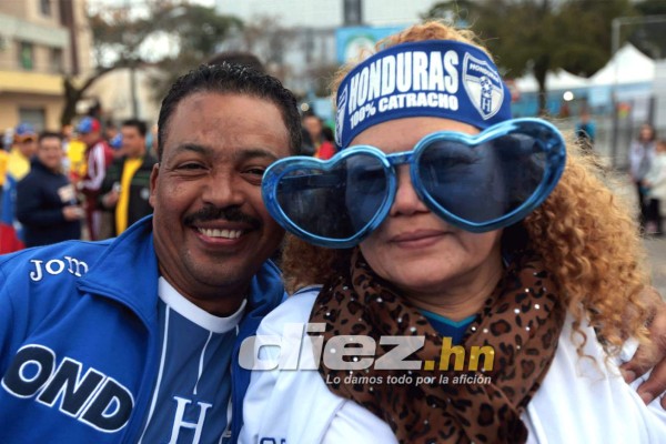 Aficionados hondureños ponen ambiente catracho en Brasil