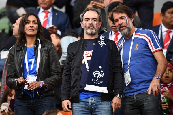 Francia y Perú engalanan Rusia 2018 con sus bellas aficionadas