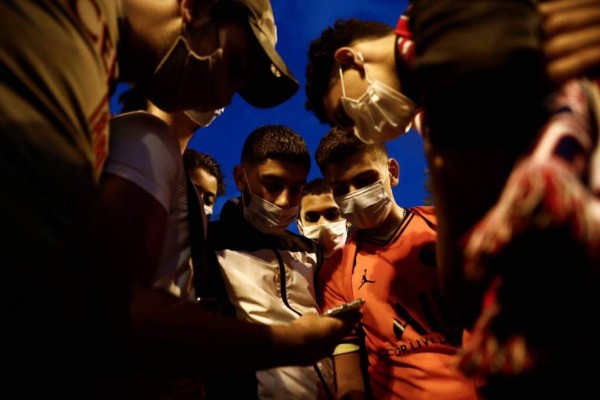 El día después de la Champions: Caos en las calles de París y frío recibimiento a los jugadores del PSG