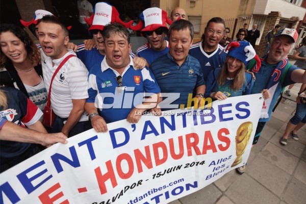 Así se vive el ambiente previo al juego Honduras vs Francia.