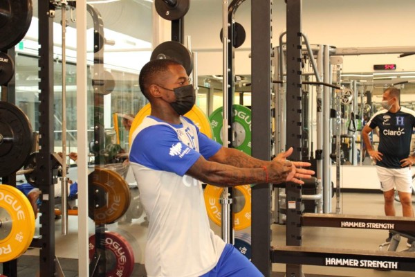 El líder de la oración y el detallazo en el 'look' de Rivas: Honduras entrenó en el gimnasio dos días antes de enfrentarse a Canadá