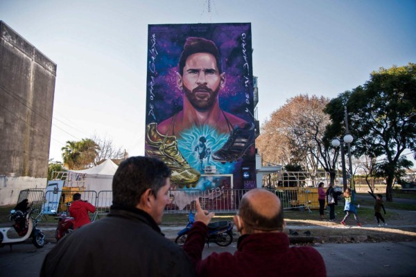 ¡Inmortalizado! El impresionante mural que le hicieron a Messi frente a su escuela en Rosario