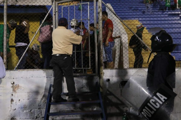 FOTOS: Un herido deja tiroteo a la barra de Marathón