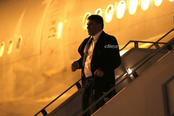 El paso de Luis Fernando Suárez por Honduras: El taxi, el abrazo con Juan Carlos García y Arnold Peralta y la foto con Rambo